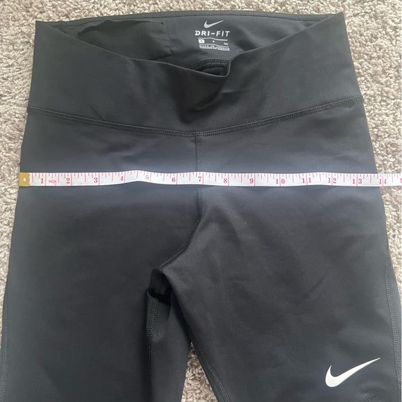 {Nike} Dri-Fit Cropped Mesh Leggings - Picture 6 of 12